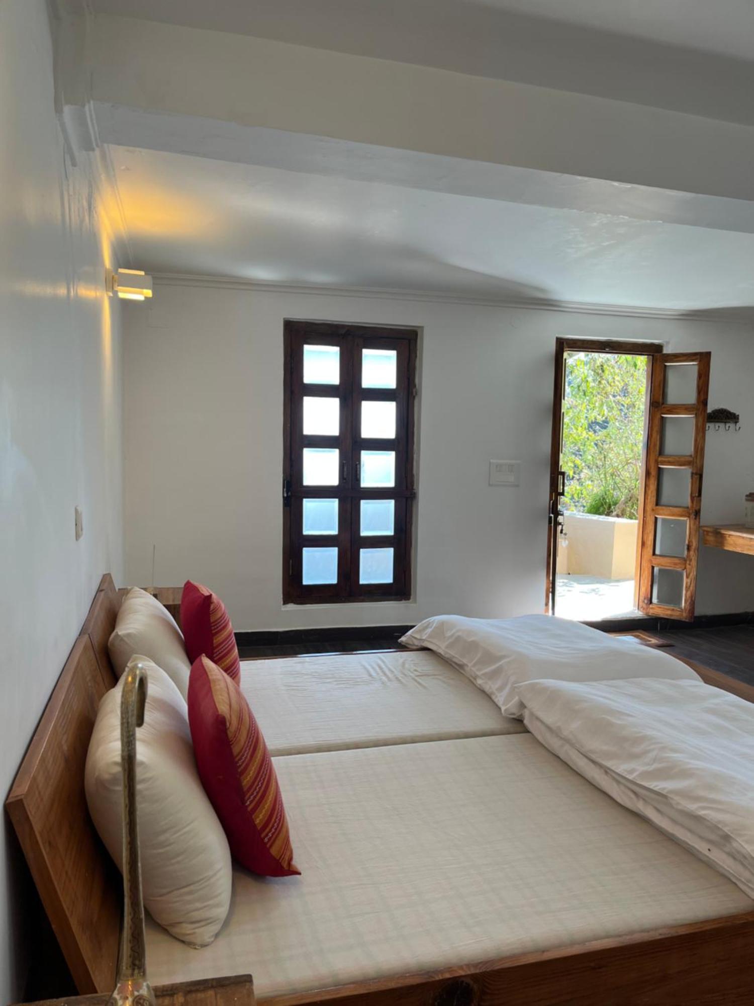 Dwarahat Dunagiri Retreat מראה חיצוני תמונה